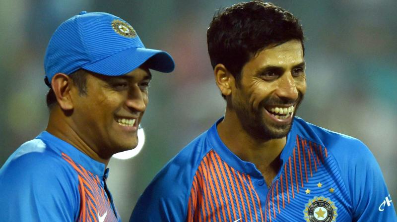 After Virat Kohli and Sunil Gavaskar, Ashish Nehra comes out in support of MS Dhoni